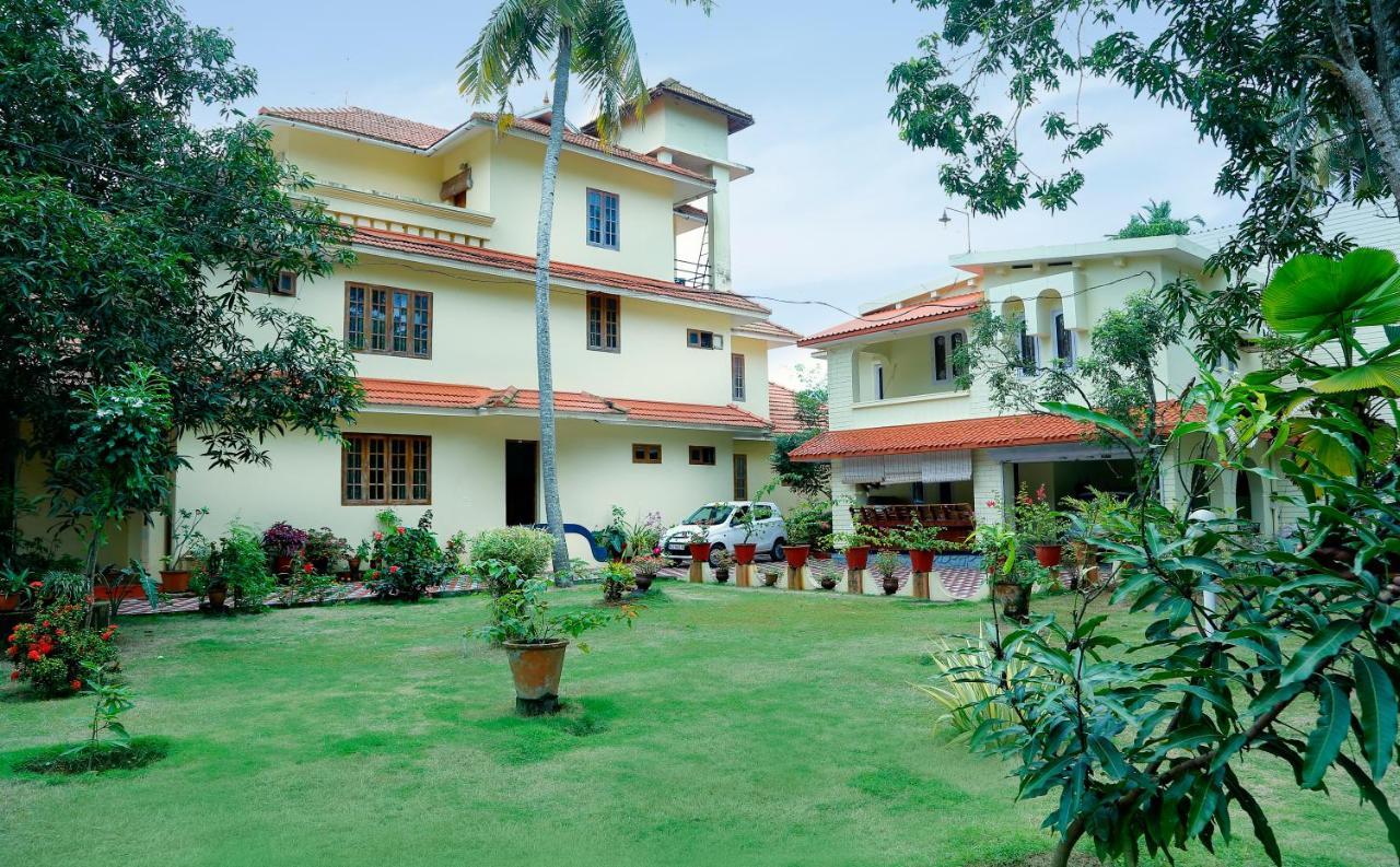 La Exotica Hotel Varkala Exterior foto